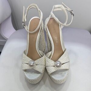 Elegant Cream Pearl Platform Sandals